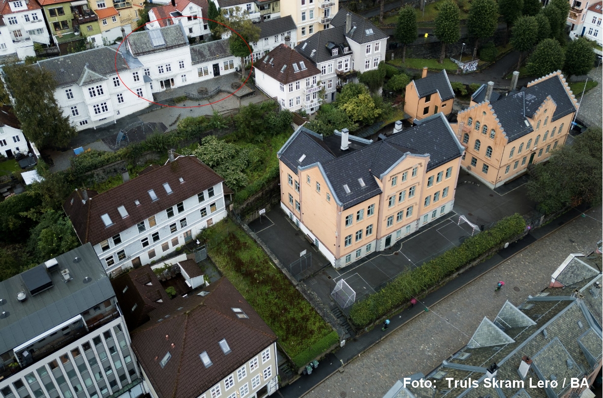 Huset vårt (innringet) ligger i Krybbesmuget, like nedenfor Pitterhaugen Image